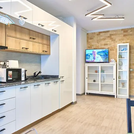 Apartment Sunny By Alz