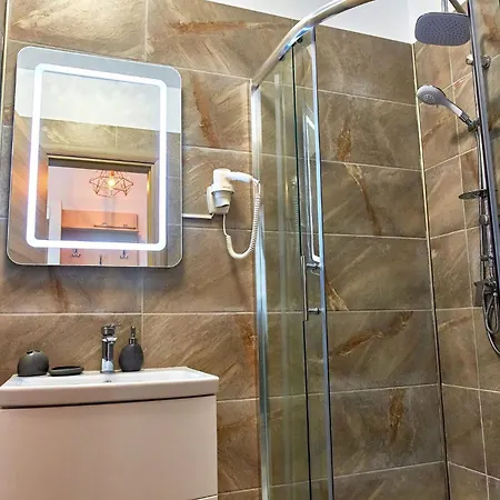 Sunny By Alz * Năvodari