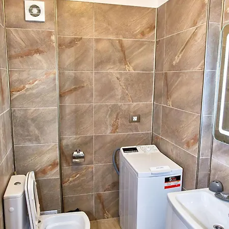 Sunny By Alz Apartman *