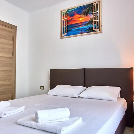 Sunny By Alz Apartman Năvodari