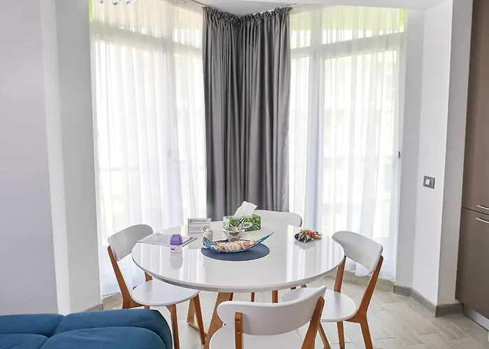 アパート Sunny By Alz *