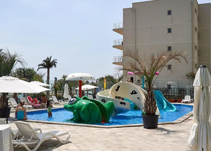 アパート Sunny By Alz